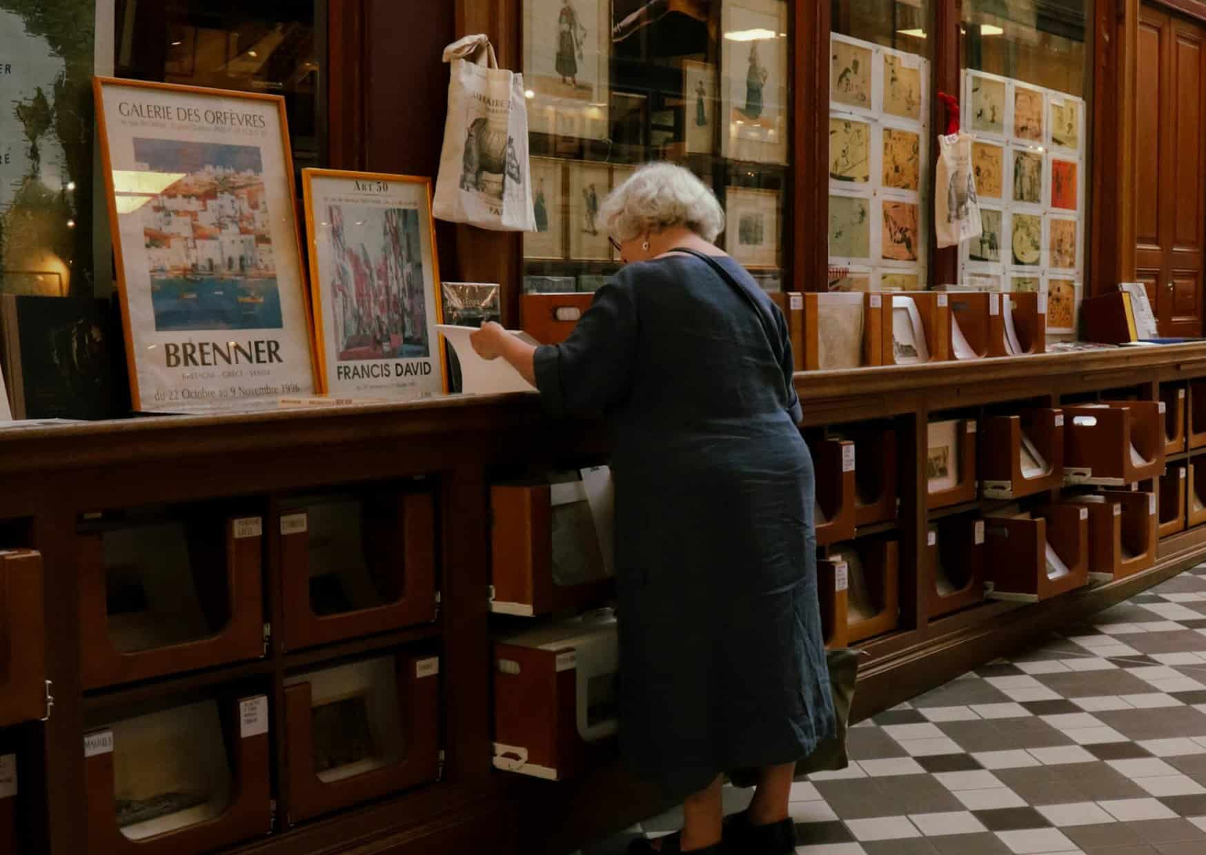 8 Etiquette Rules in Paris Americans Call Uptight But Locals Live By 3