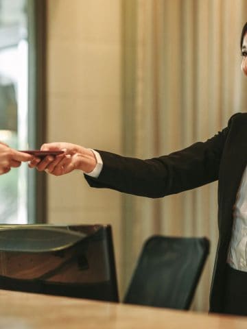 10 Unspoken Rules of Hotel Stays: What to Do and What to Avoid
