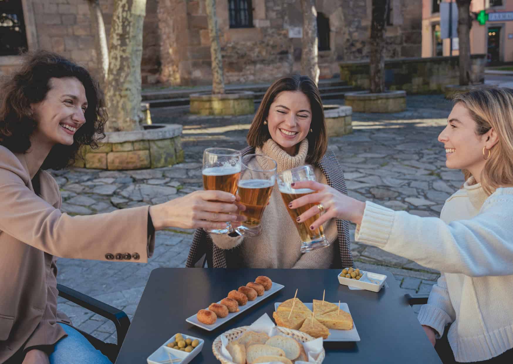 Unspoken Rules of Spanish Bars That Americans Always Break