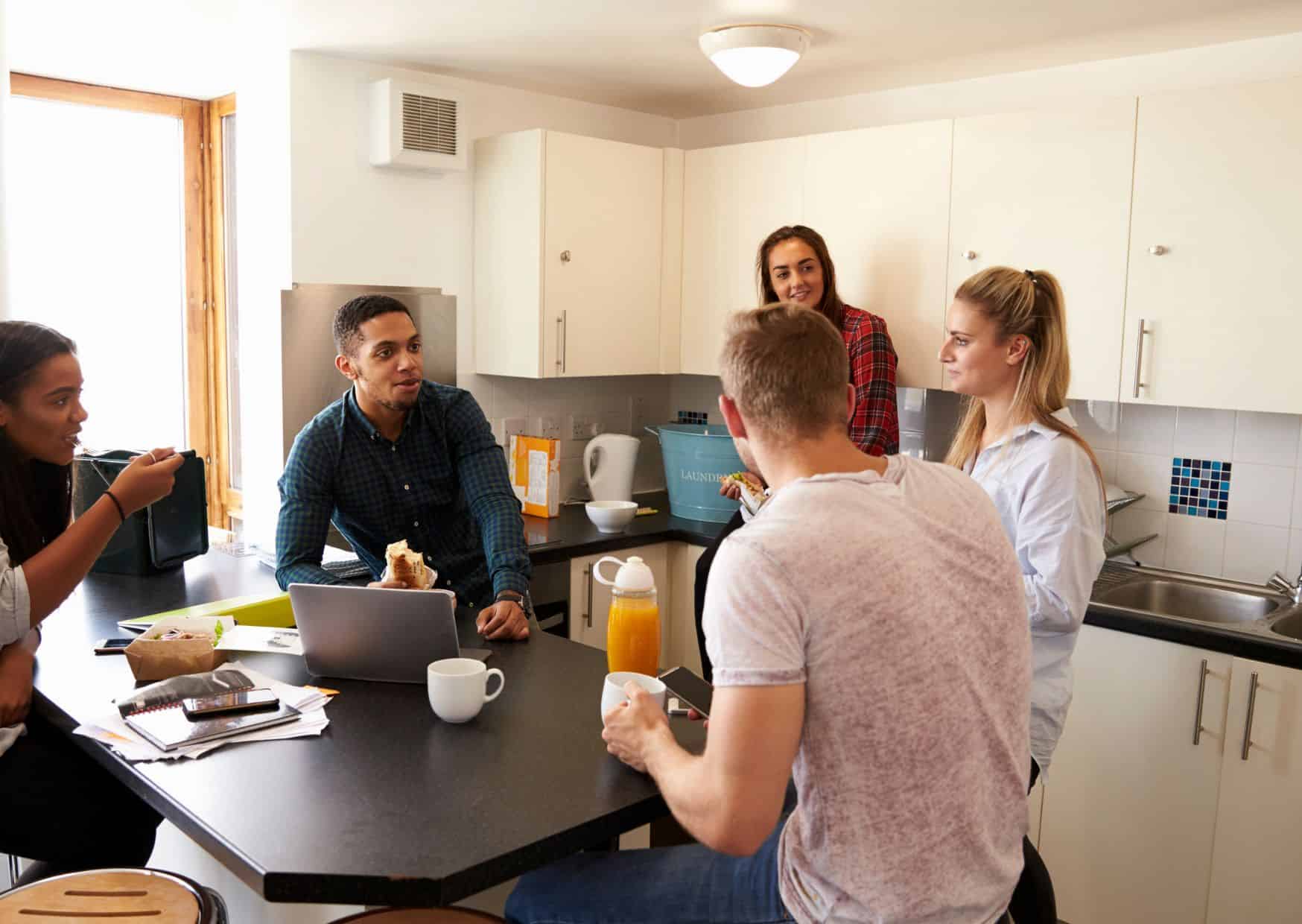 Travelers Are Getting Tired of Airbnb And VRBO Is Benefiting 2 Why Vrbo Is Becoming More Popular Than Airbnb? Alternatives Better Than Airbnb to Book Your Travels