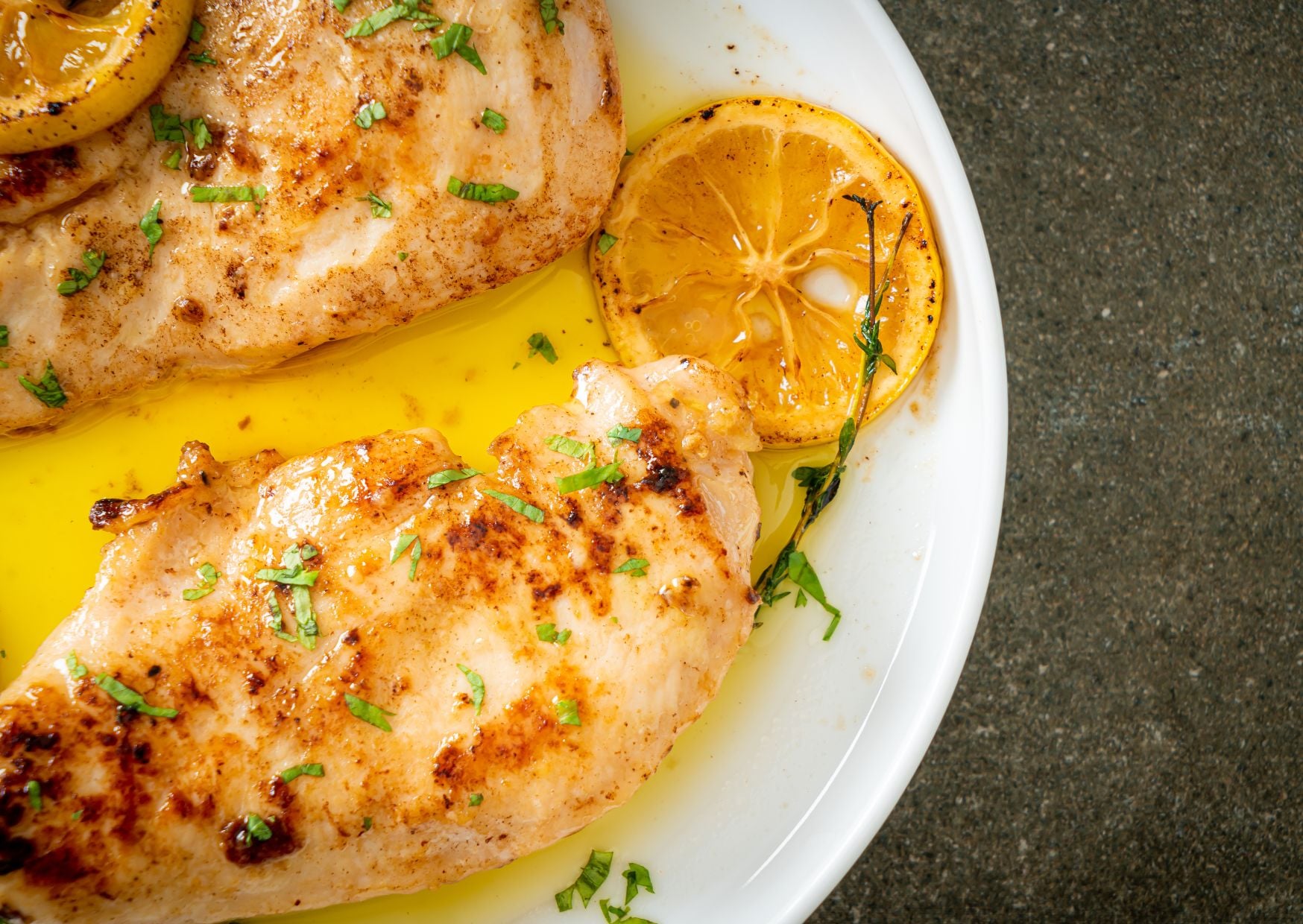 How To Make Lemon Chicken Thighs (Recipe Guide)
