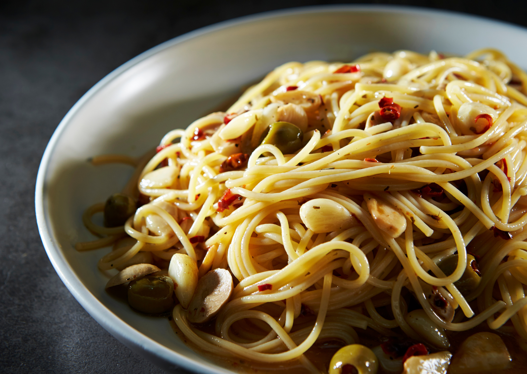 When Italians Have “Nothing” to Cook, This Is What They Make: How to Make Spaghetti Aglio e Olio 1 Spaghetti Aglio e Olio 2