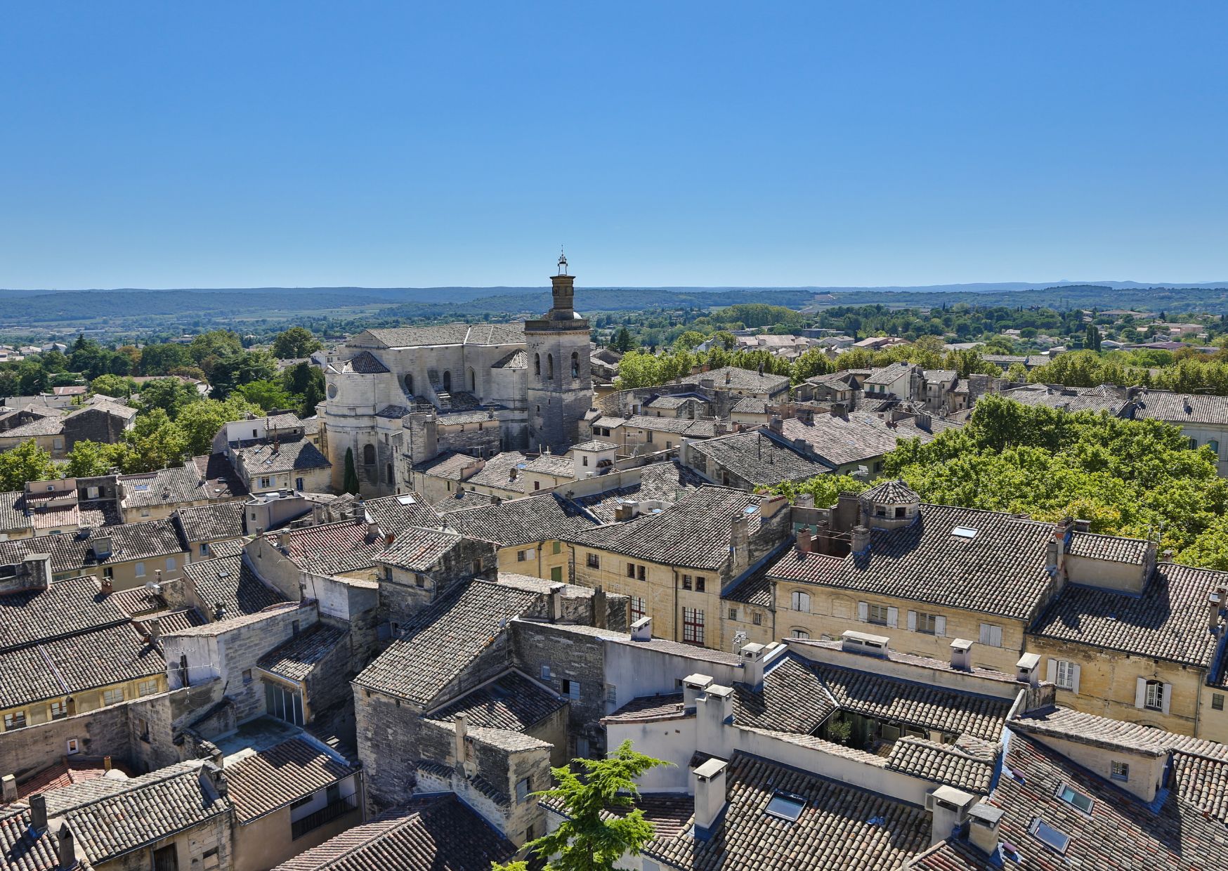 Uzes