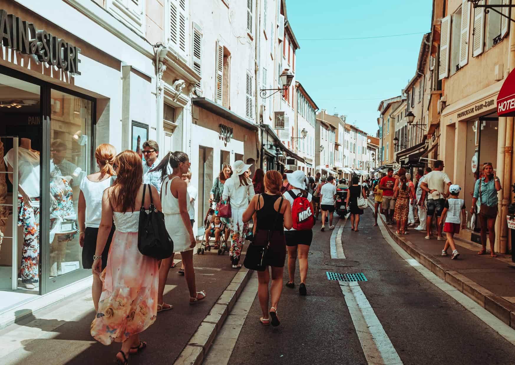 Why Mediterranean Streets Create Happier People 8