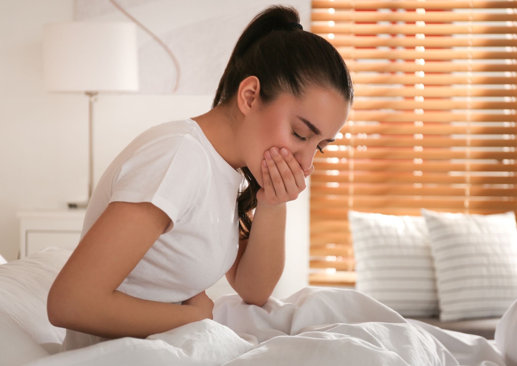 How to Avoid Food Poisoning While Traveling: Tips And Mistakes To Avoid
