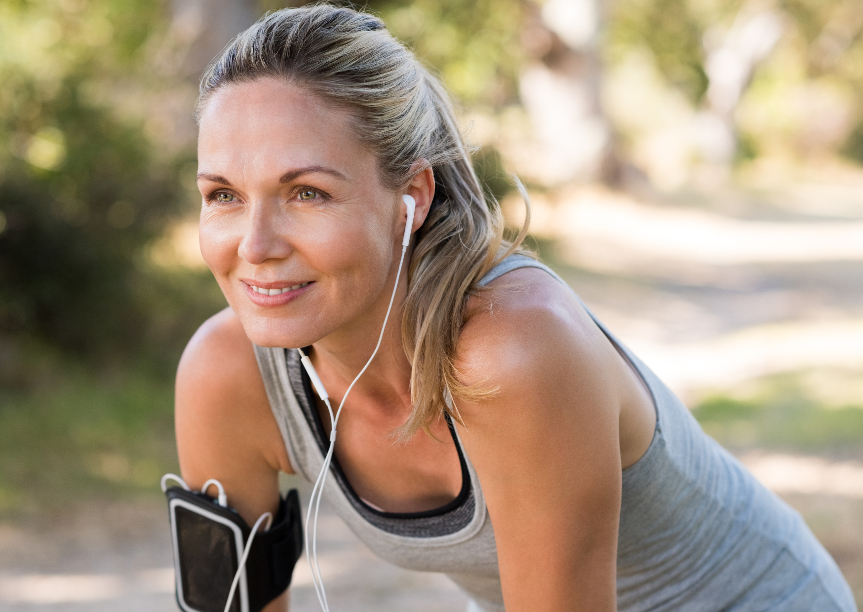How French People Age Differently (And Why American Anti-Aging Methods Make It Worse)