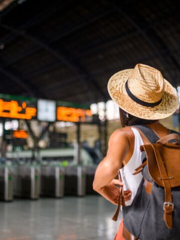 Travel Smarter: 20 Mistakes Americans Make Abroad (And How to Fix Them)