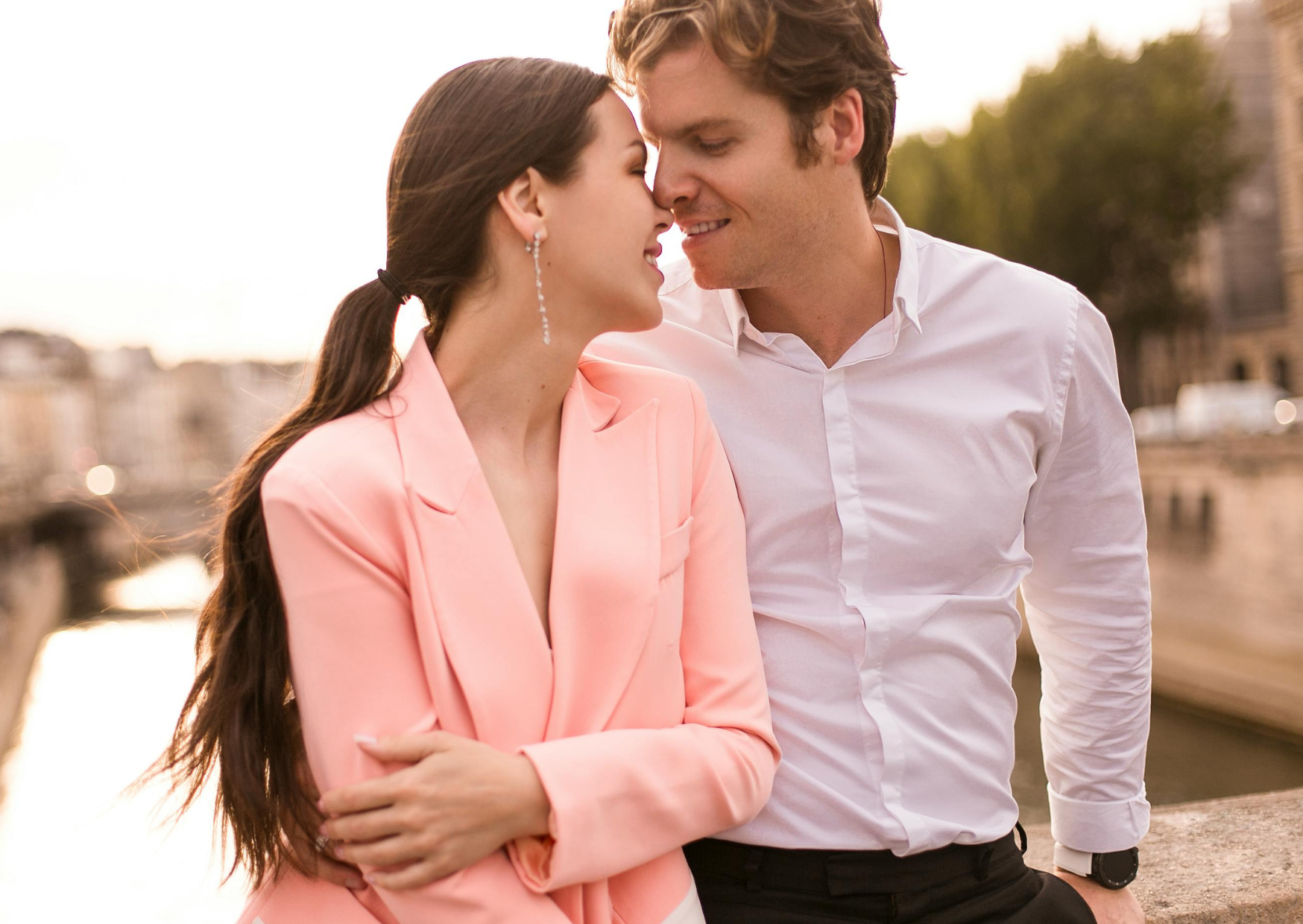 Americans Call It Chaos. Spaniards Call It Normal Social Life: 13 Spanish Social Rules That Completely Baffle Americans 7 Why European Couples Never Say These Words Americans Think Are Romantic 2