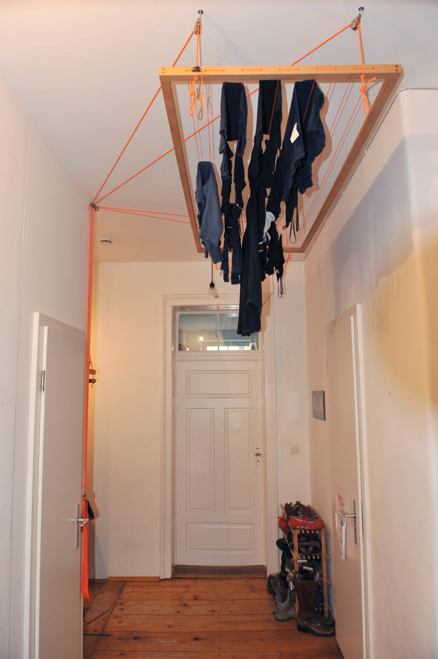 Modern hanging clothes horse with pulley system 1 scaled