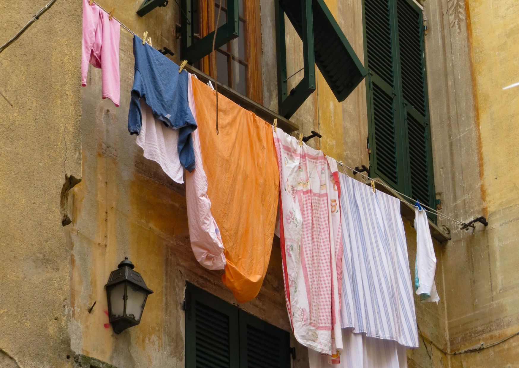Why Italians Hang Laundry Outside in Winter 3