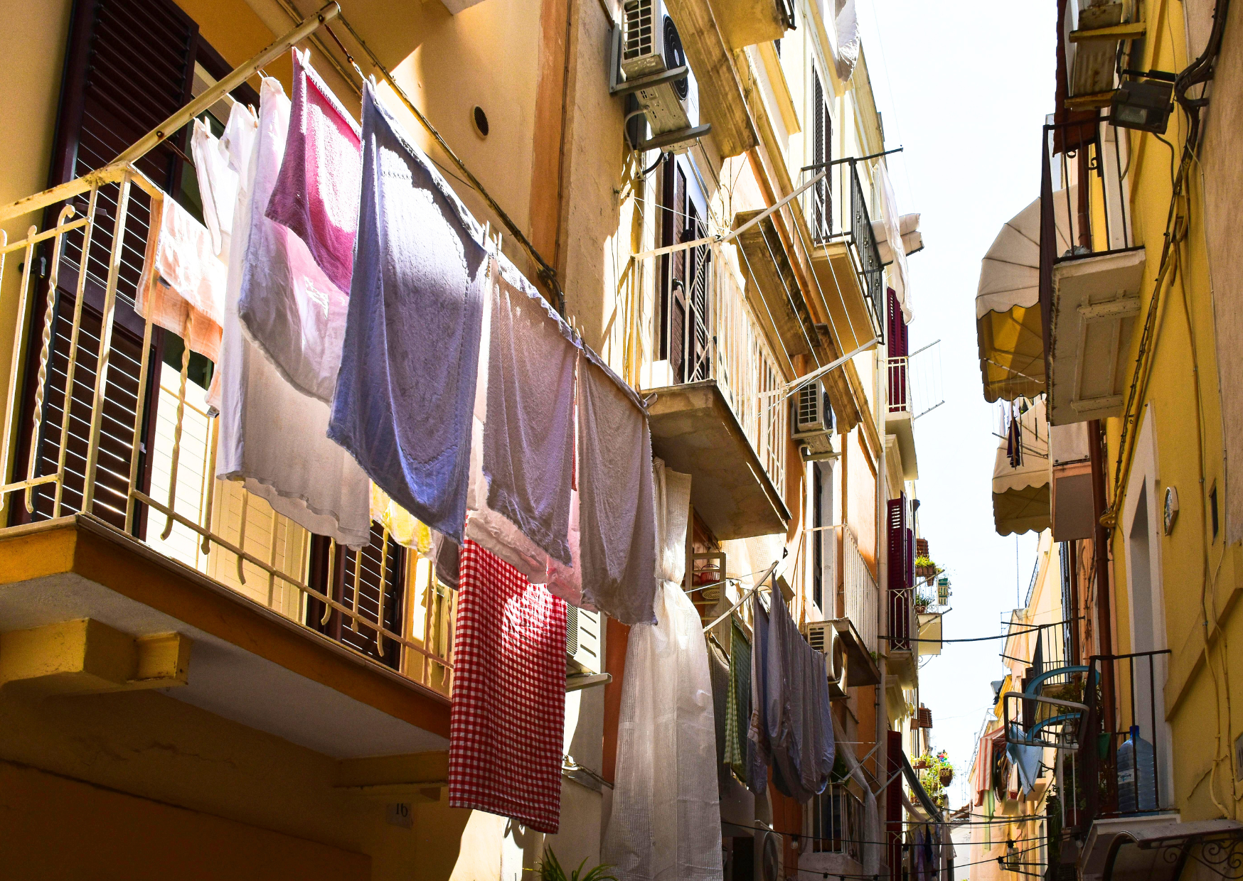 Why Italians Hang Laundry Outside in Winter 4