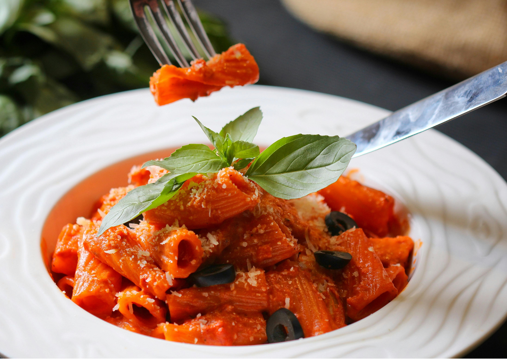 If Your Pasta Sauce Takes 30 Minutes, Sicilian Grandmothers Have Questions: Sicilian Nonnas Know This Sauce Needs Time, Not More Ingredients 1 Pasta Sauce Trick Sicilian 2