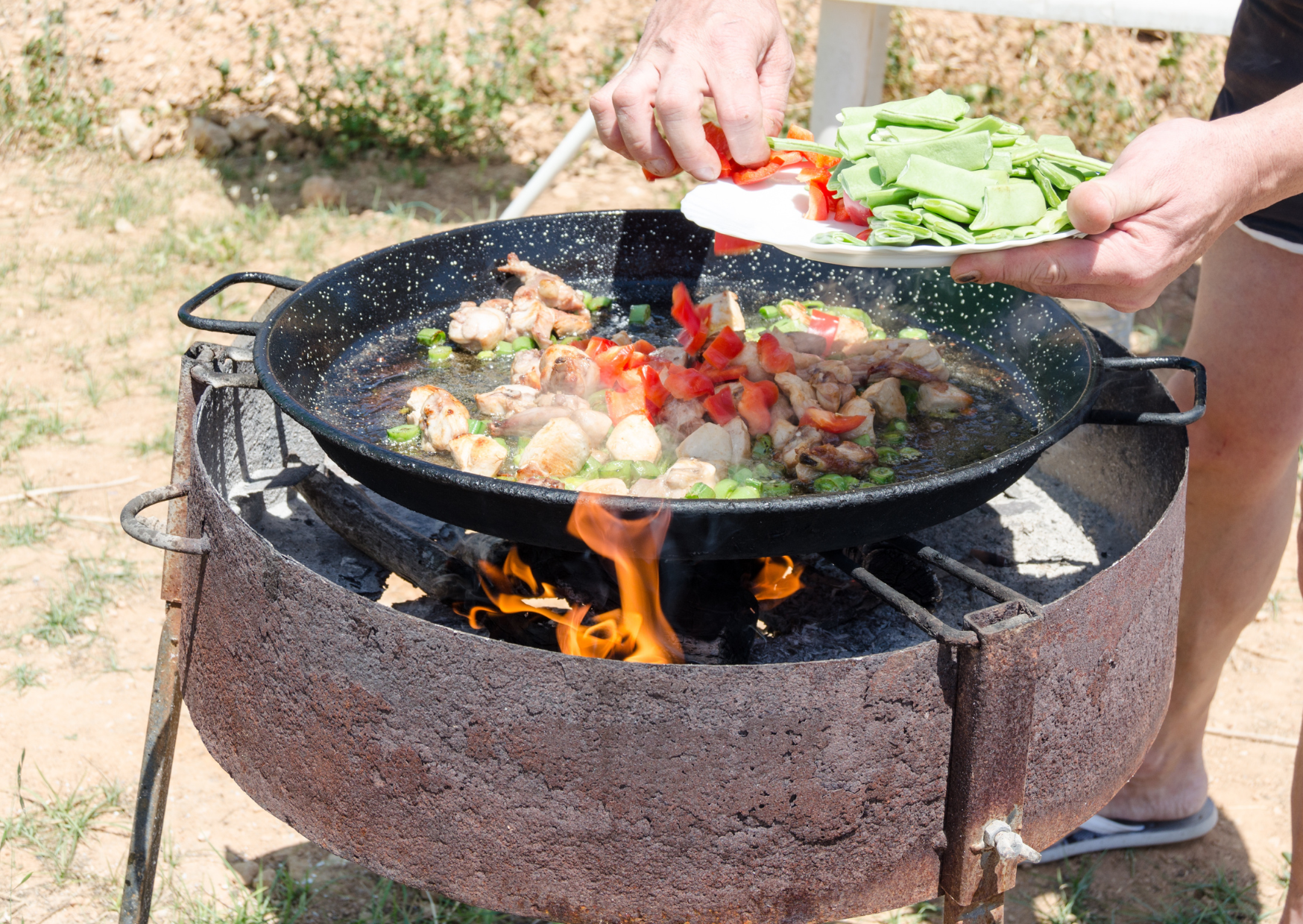 The Valencian Paella Method Americans Keep Overcomplicating 2 Paella rules 3
