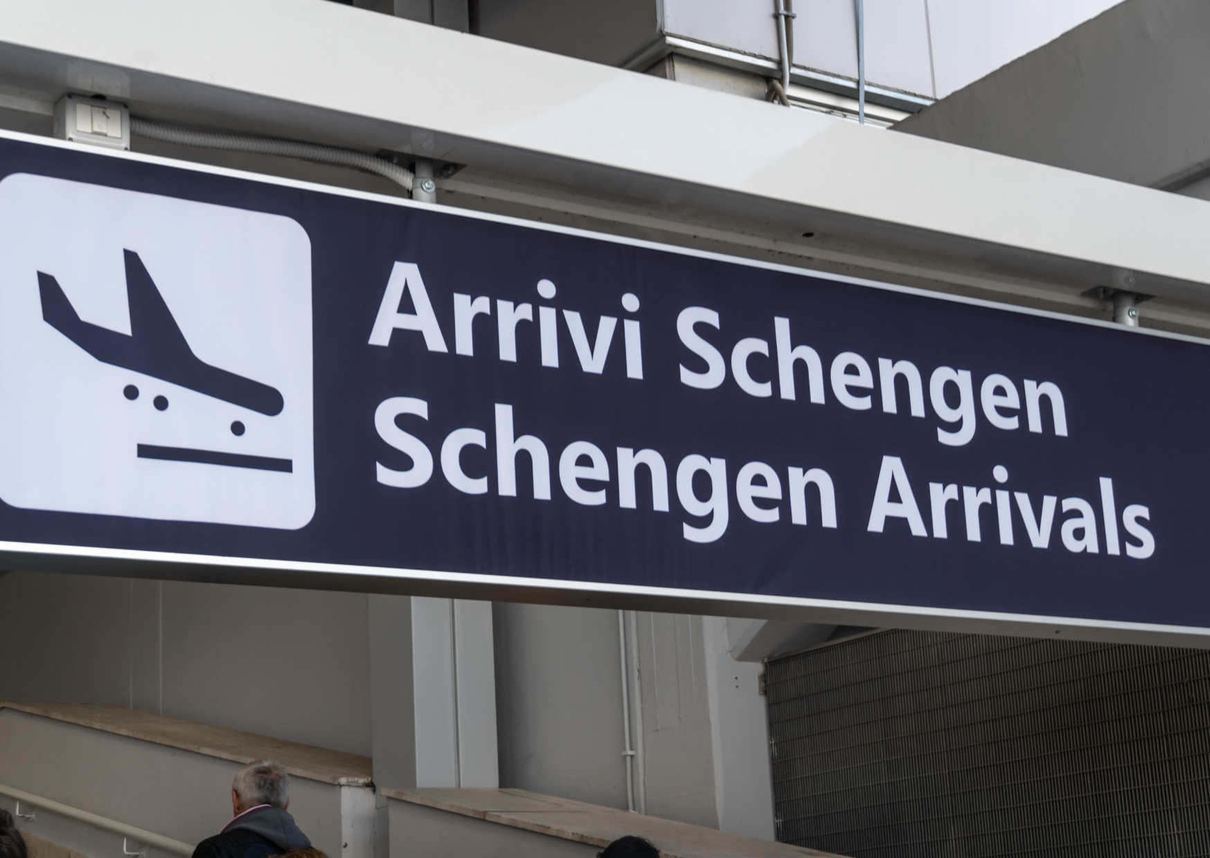 Planning Europe in 2026? Americans Visiting Europe Are About to Lose the Passport-Stamp Loophole 3 schengen rule change 5