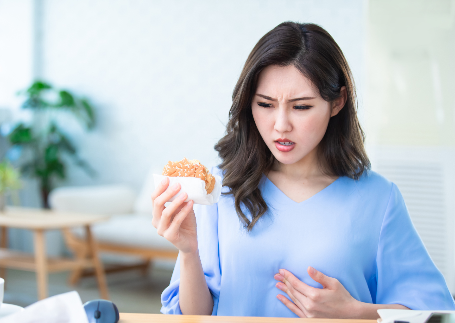 Americans Rush Dinner: I Tried the French 2-Hour Rule for 30 Days Instead And My Acid Reflux Improved 1 reflux 5