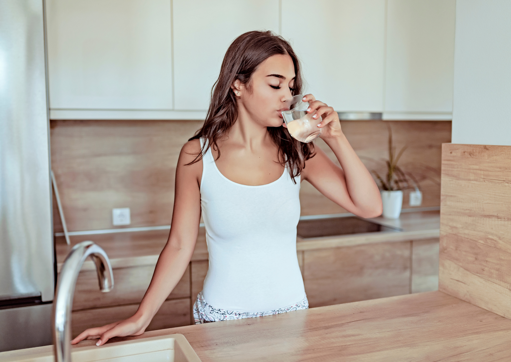 Could Cold Water Be Making You Bloated? I Stopped Drinking Cold Water for 30 Days And My Bloating Disappeared 4 drinking cold water 3