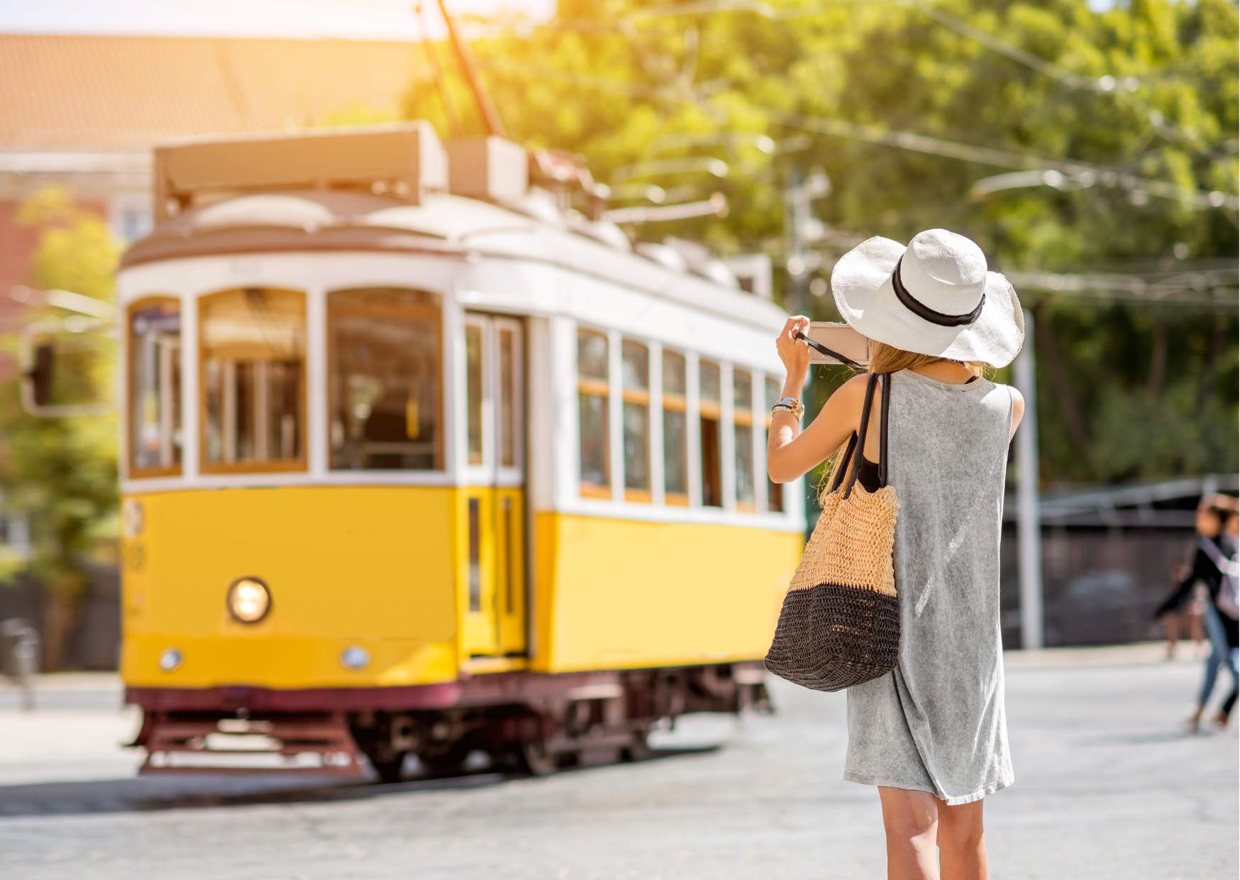 The 5 Reasons 72% of Californians Fail in Portugal: The Hard Truth About Californians Relocating to Portugal 5 people in Portugal 5