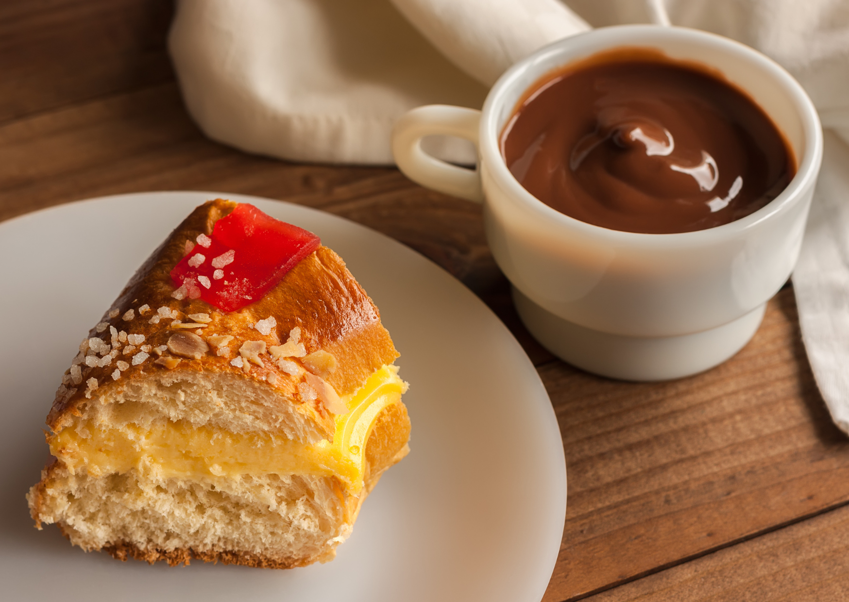How to Make Authentic Roscón de Reyes, The Spanish Christmas Bread Americans Rarely See 3 Roscon de Reyes 3
