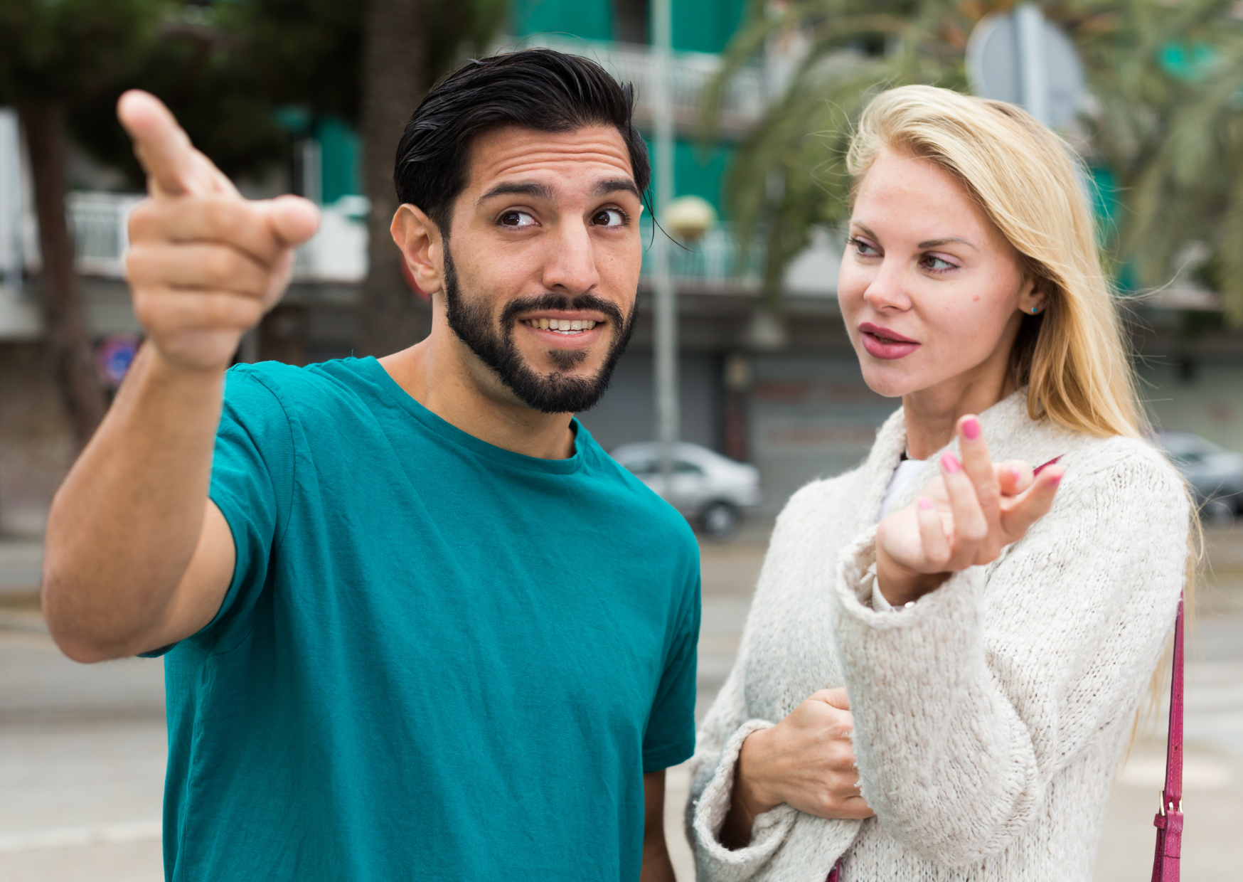 Why Smiling At Strangers Marks You As American Immediately 4 smiling 4