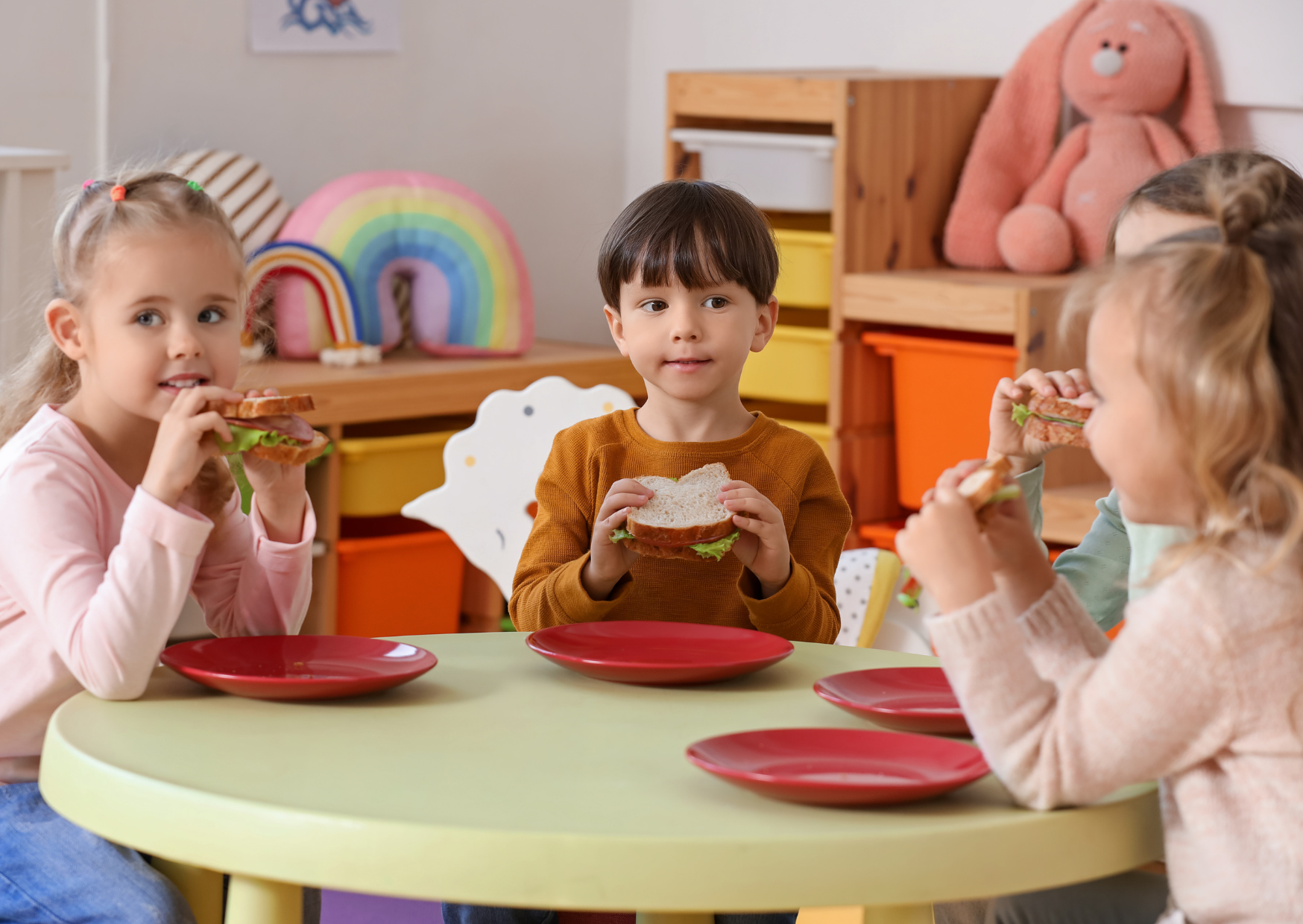 What French Children Eat at School Makes American Cafeterias Look Embarrassing 1 French Lunches 2